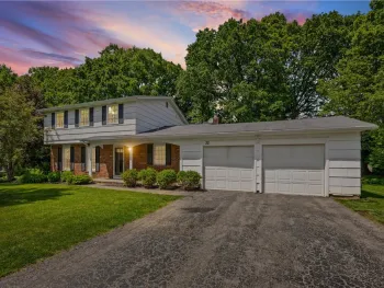 Property at 32 Autumn Oak Cir, Penfield, NY 14526