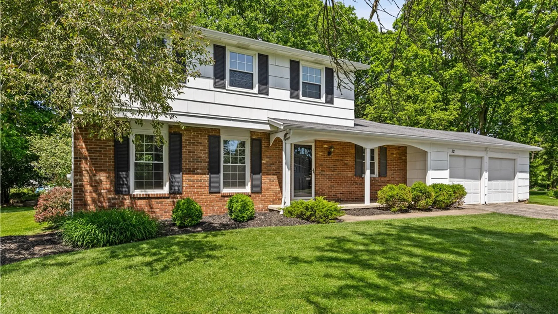 Property at 32 Autumn Oak Cir, Penfield, NY 14526 3