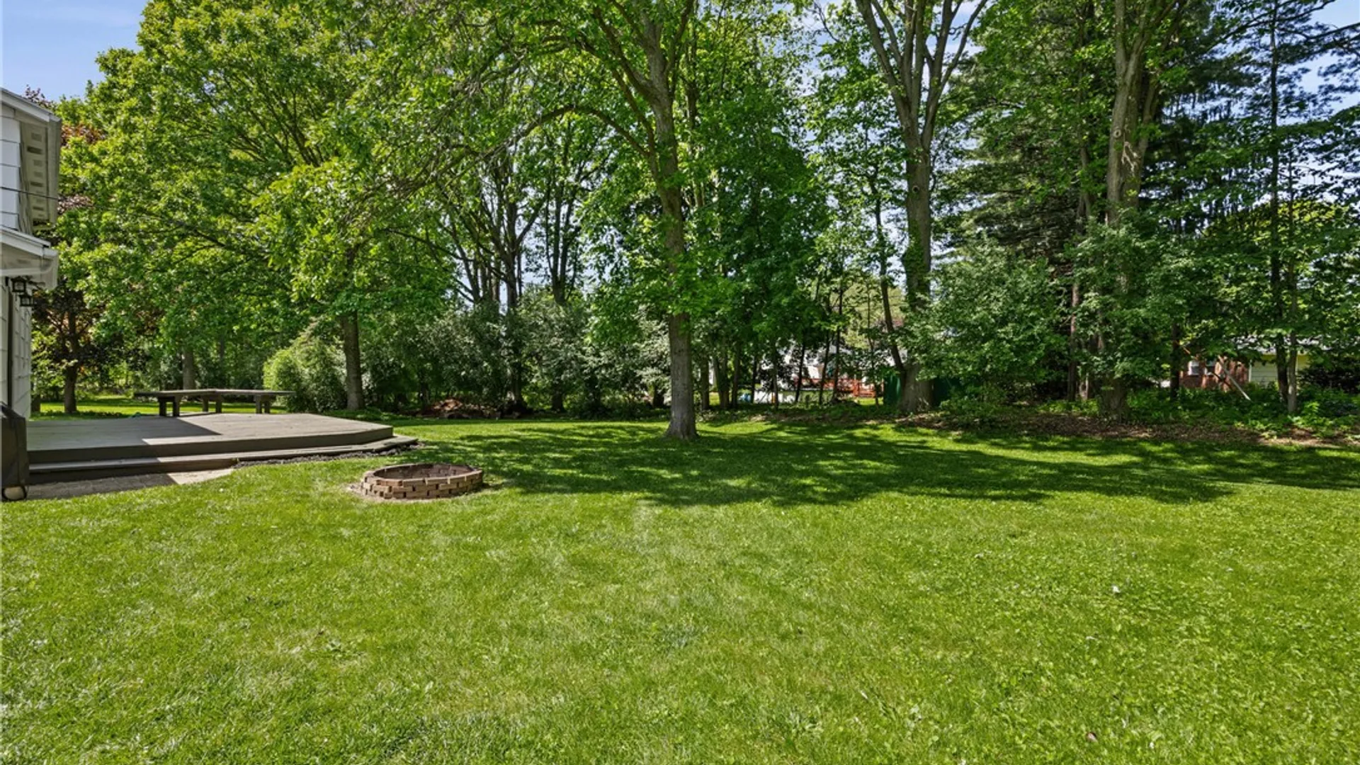 Property at 32 Autumn Oak Cir, Penfield, NY 14526 41