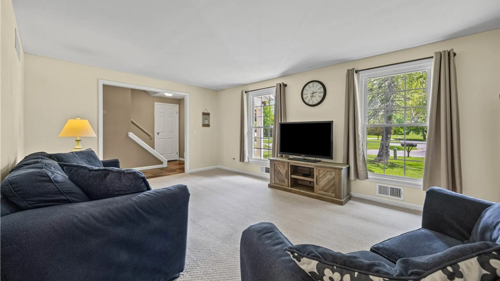 Property at 32 Autumn Oak Cir, Penfield, NY 14526 5