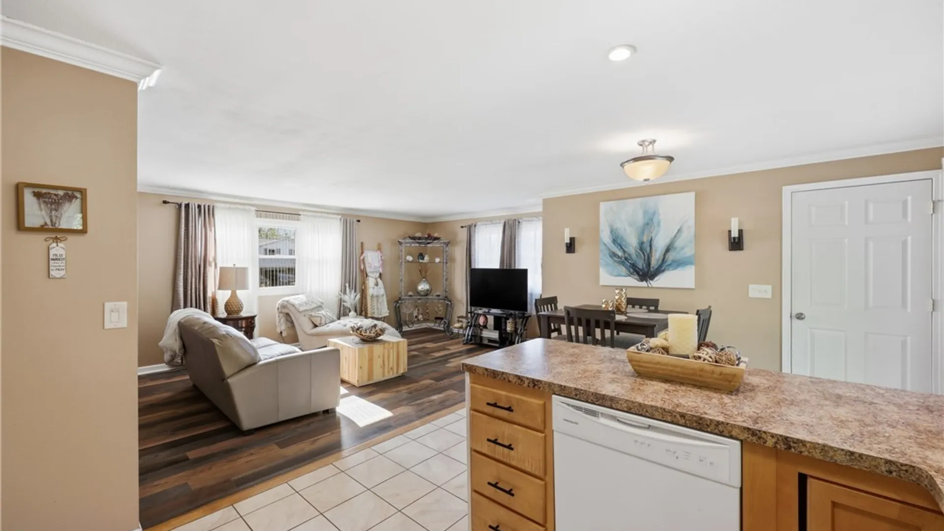 Property at 23 Beaver Lane, Grand Island, NY 14072 8