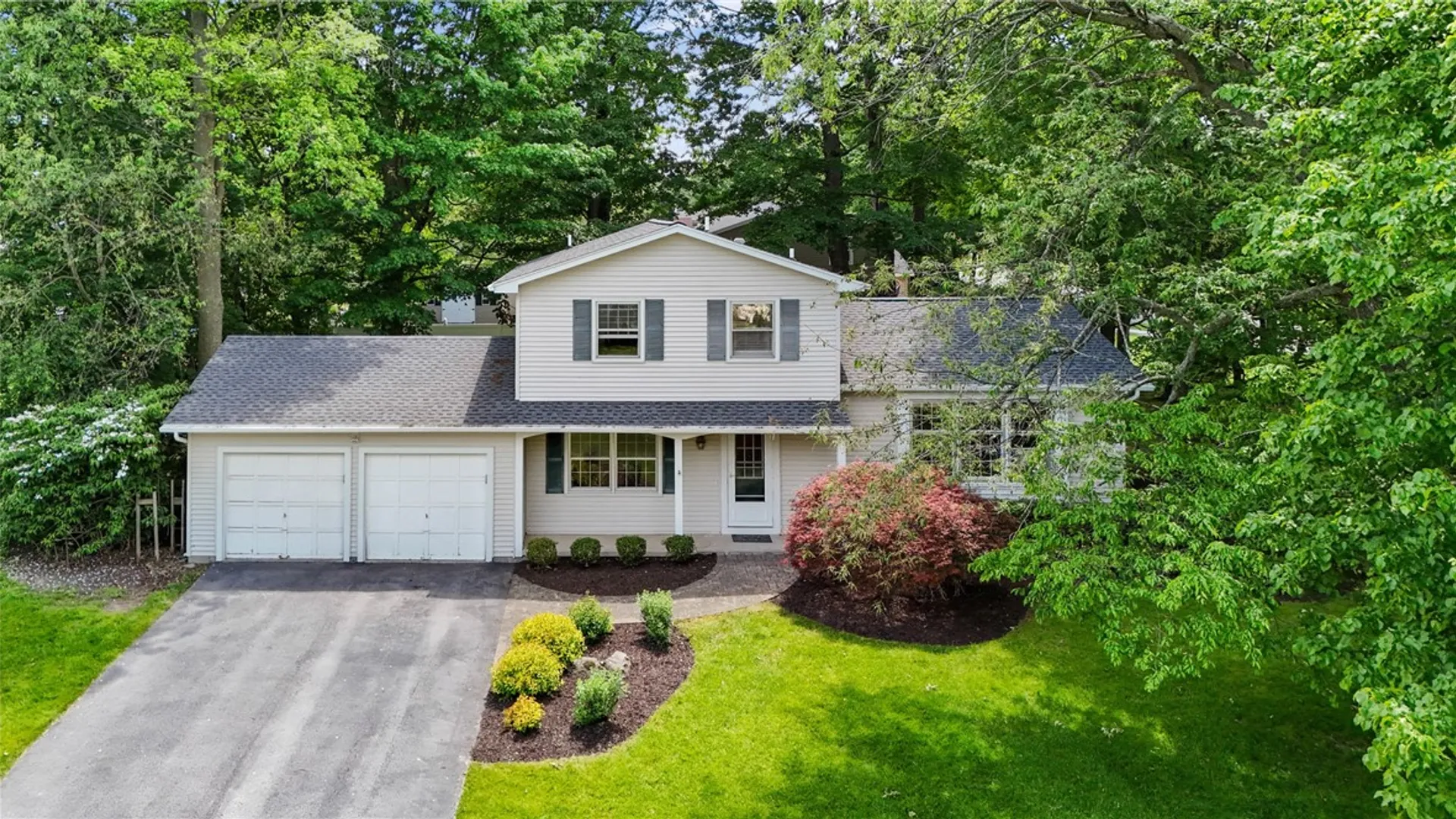 Property at 6149 Barkwood Court, Farmington, NY 14425 2
