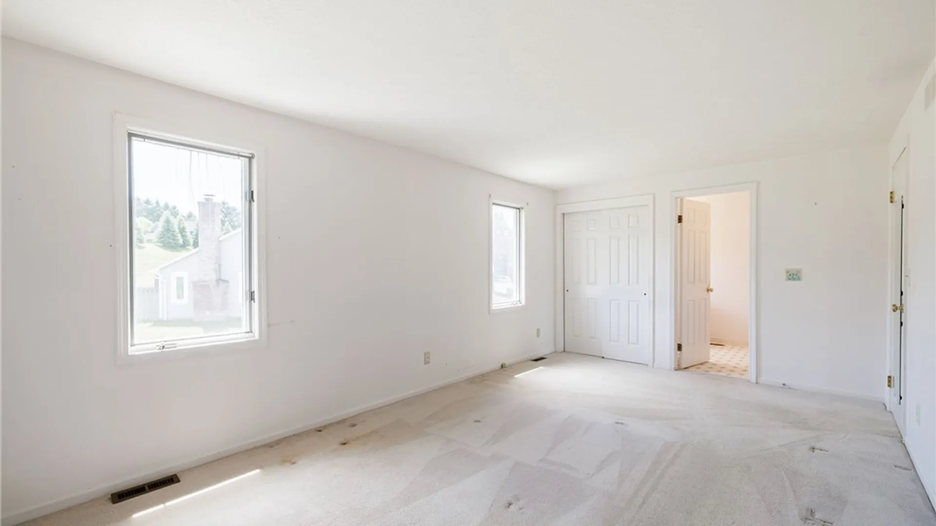 Property at 6 Chenin Run, Perinton, NY 14450 15