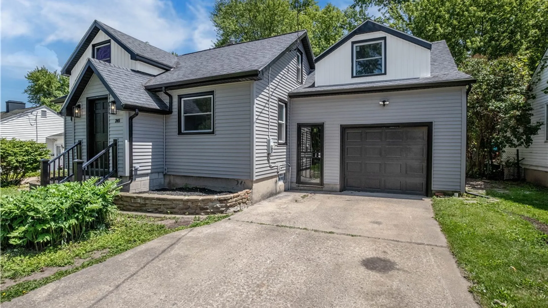 Property at 245 N Ellicott St, Amherst, NY 14221 3