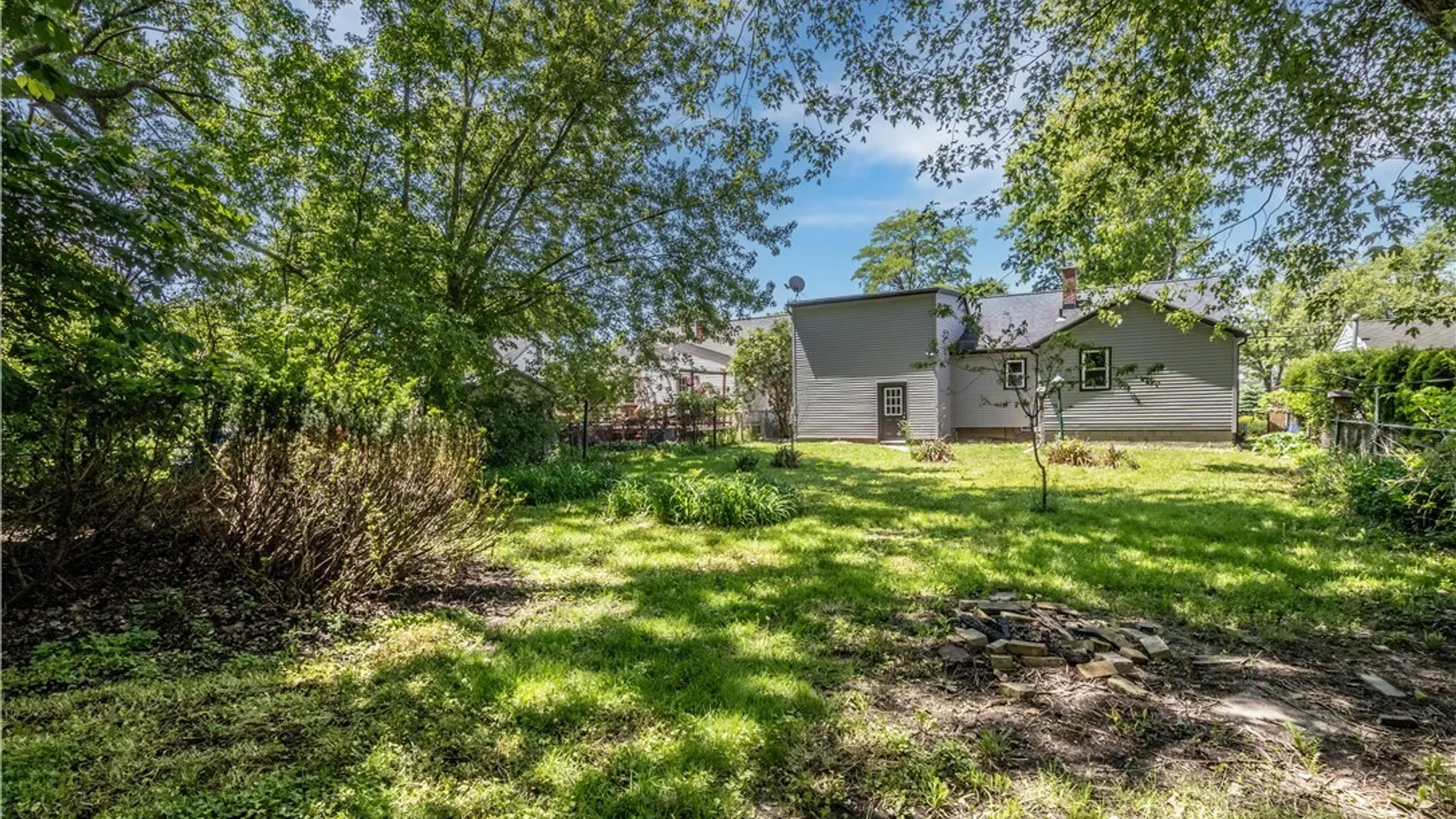Property at 245 N Ellicott St, Amherst, NY 14221 33