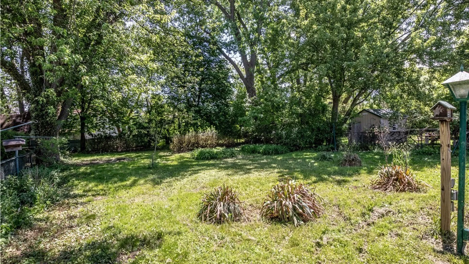Property at 245 N Ellicott St, Amherst, NY 14221 34