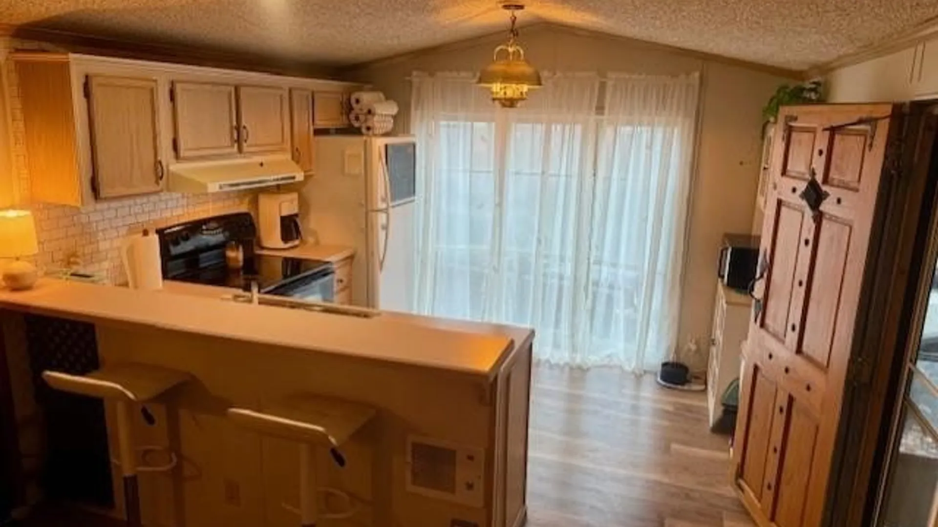 Property at 15 Lobue Lane, Cheektowaga, NY 14225 4
