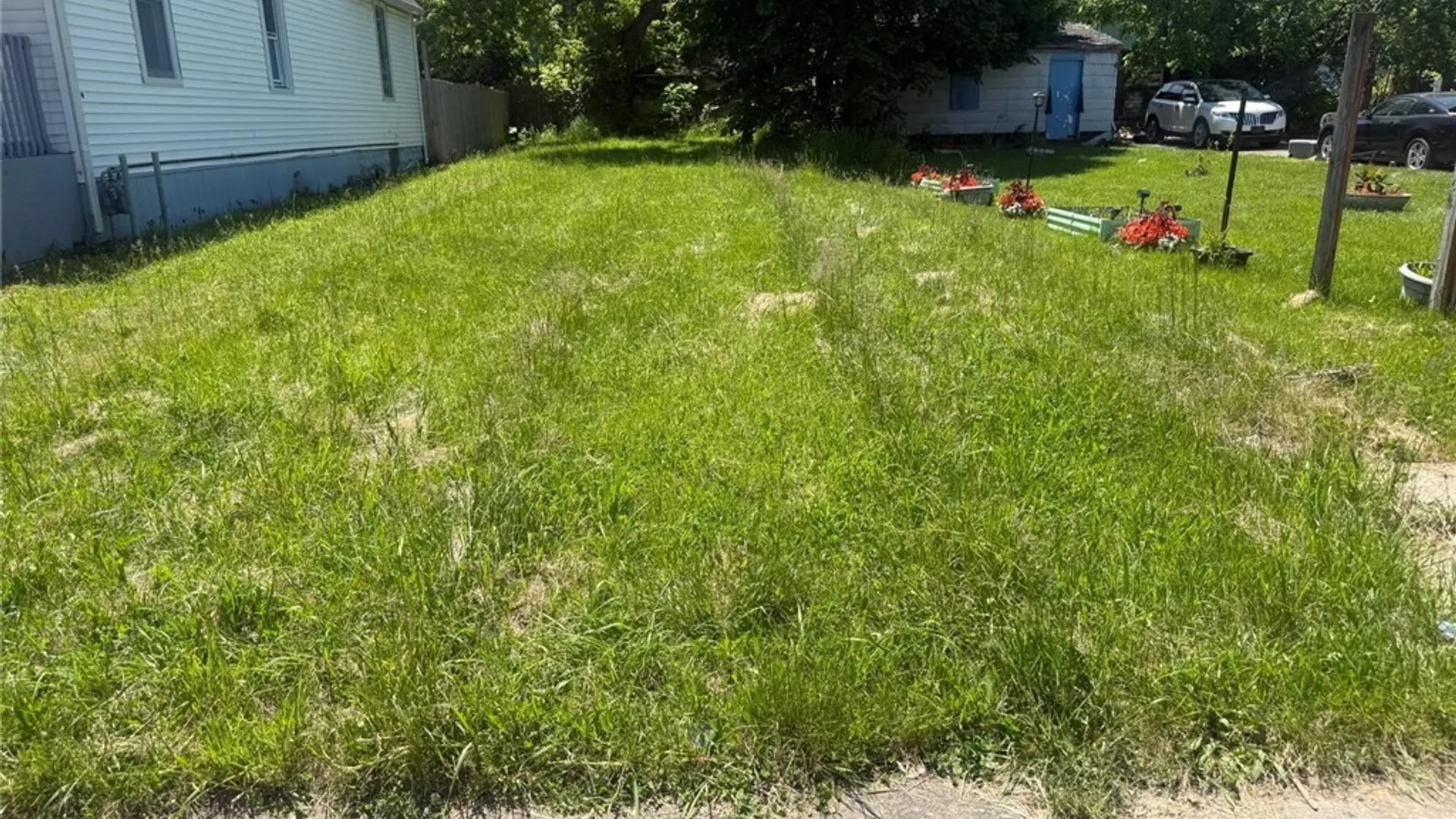 Property at 843 Woodlawn Avenue, Buffalo, NY 14211 3