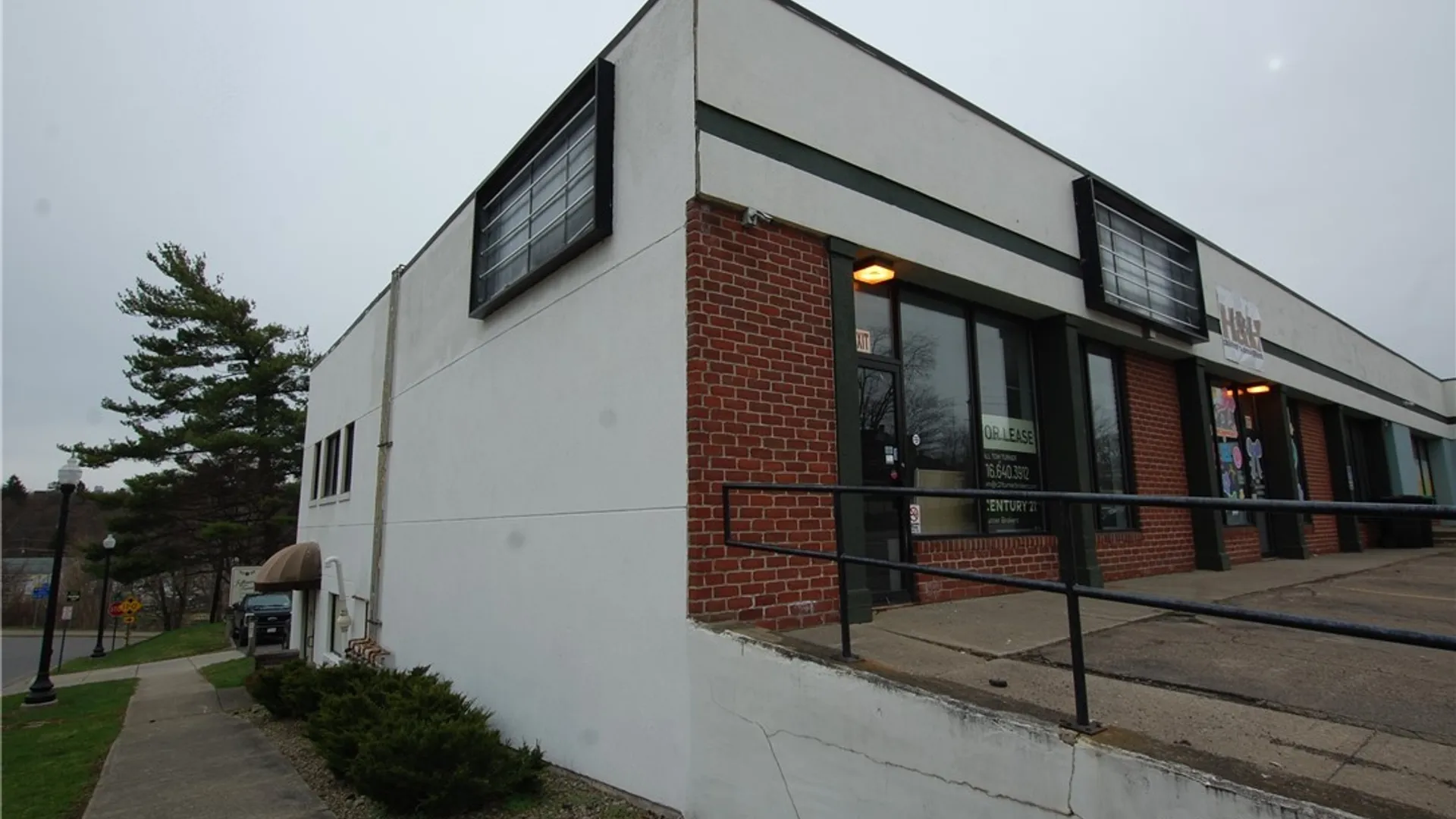 Property at 405 W 3rd Street, Jamestown, NY 14701 3