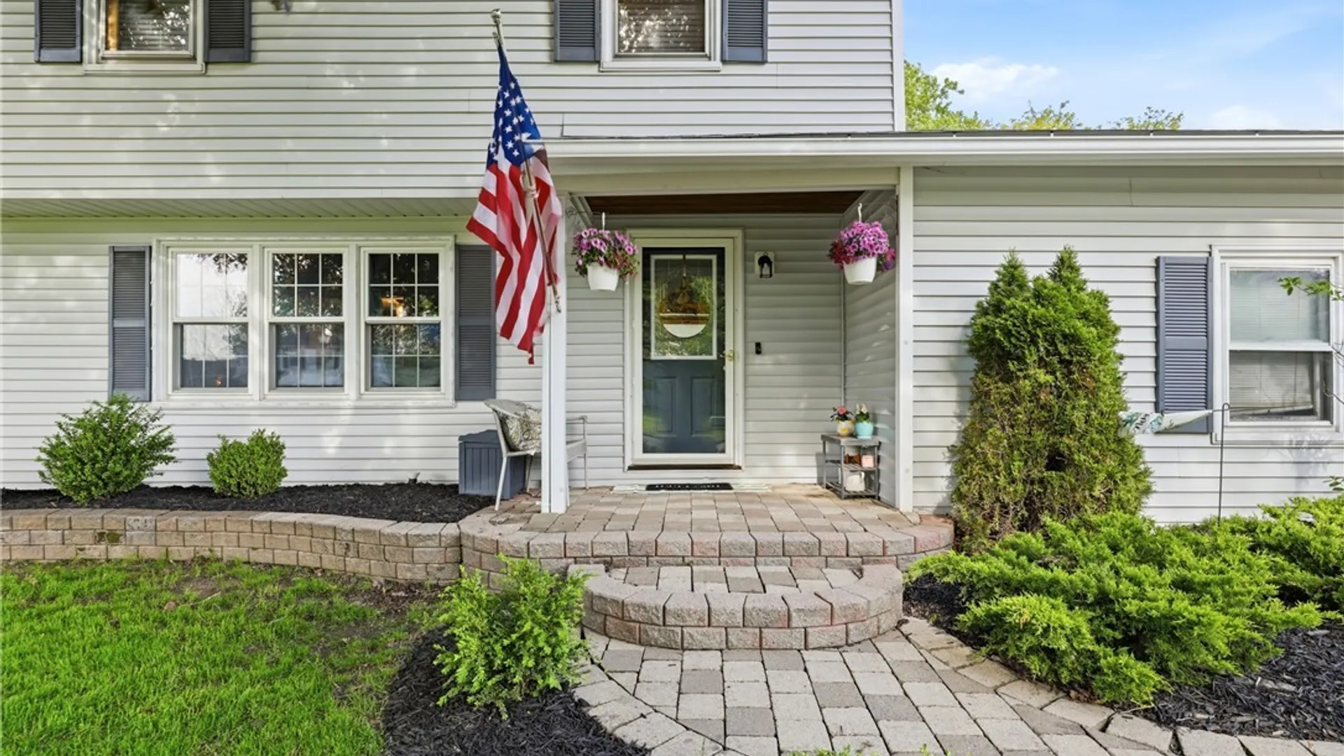 Property at 104 Park Lane Circle, Lockport City, NY 14094 3