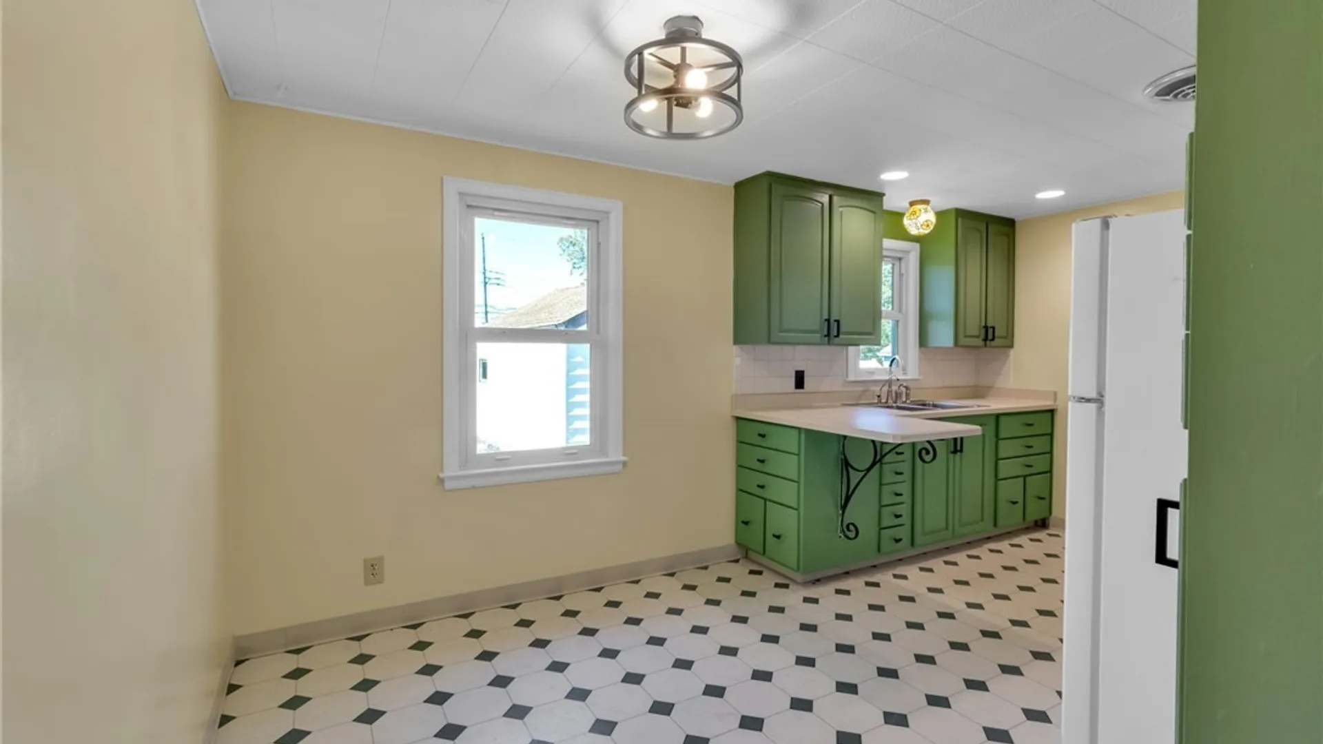Property at 368 Mcconkey Drive, Tonawanda, NY 14223 7