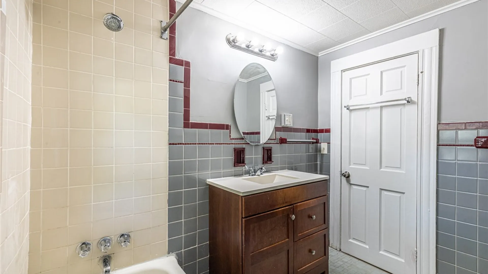 Property at 256 Avenue D, Rochester, NY 14621 36