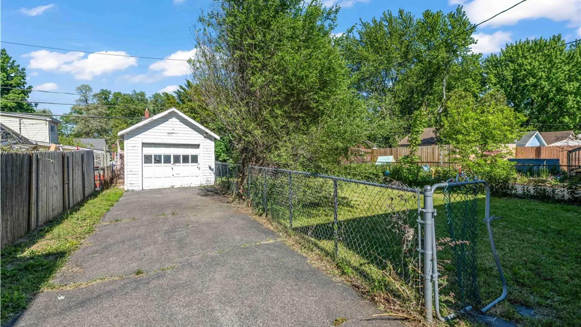 Property at 127 Castleford Road, Greece, NY 14616 25