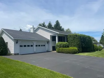 Property at 576 Stoneleigh Road, Oneida, NY 13421