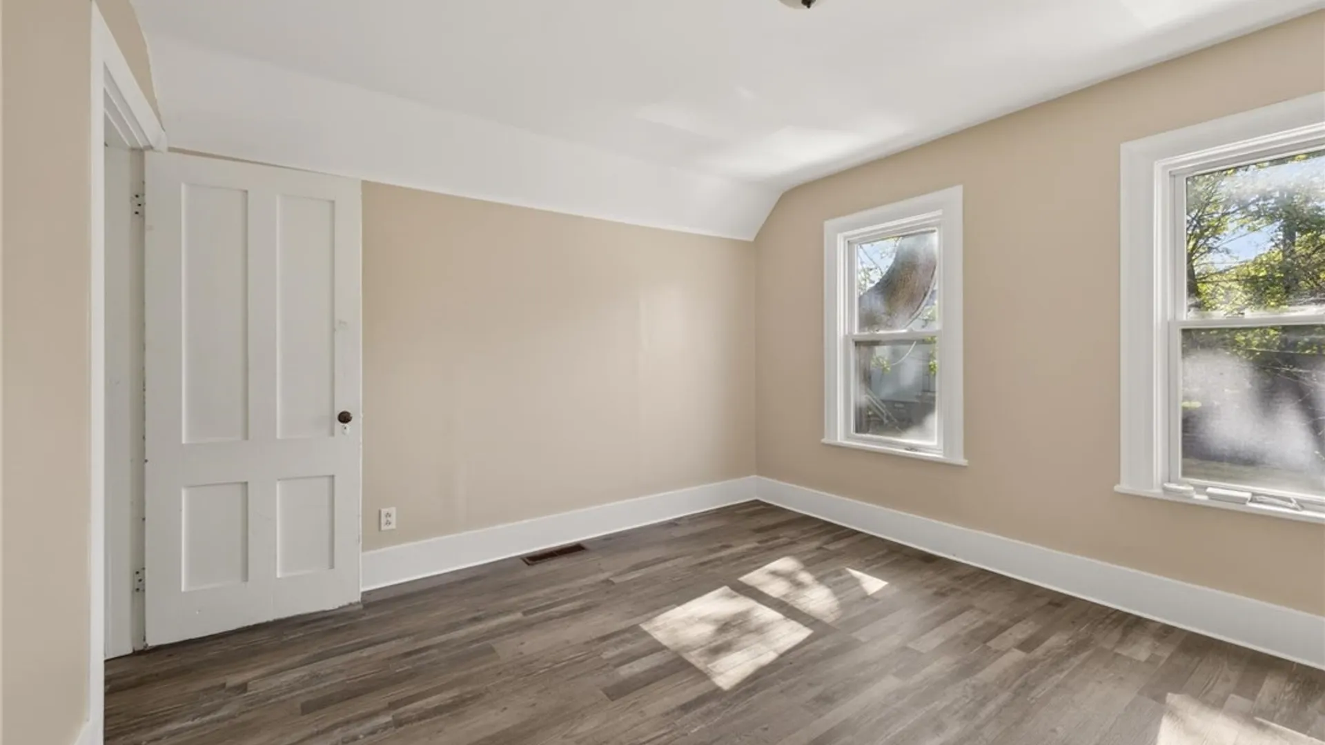 Property at 28 Upton Place, Rochester, NY 14612 10