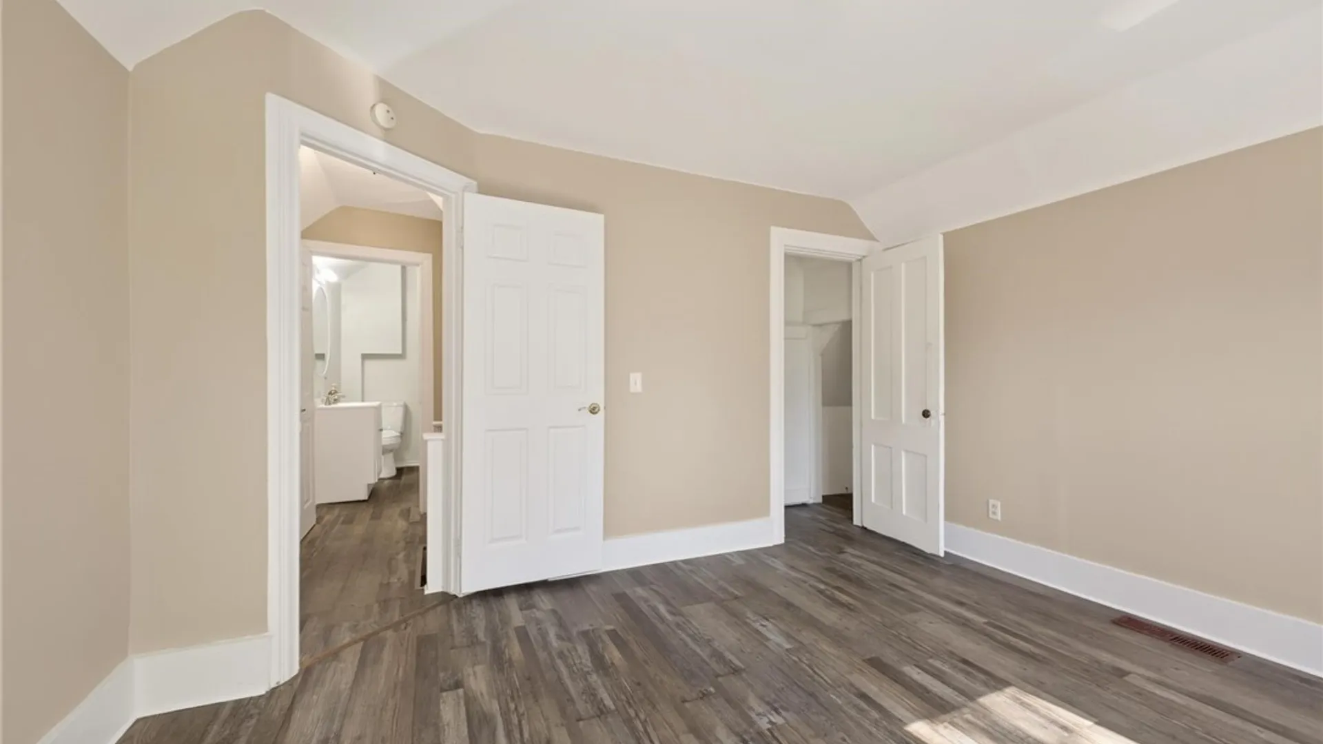 Property at 28 Upton Place, Rochester, NY 14612 11