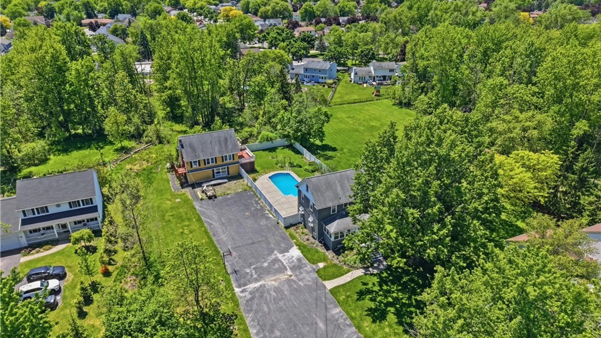 Property at 327-329 S Ellicott Creek Road, Amherst, NY 14228 6
