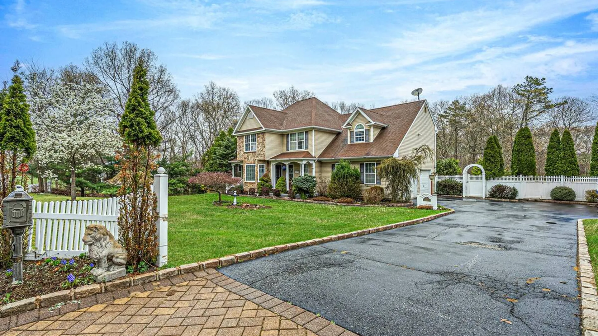Property at 17 Holmes Avenue, Eastport, NY 11941 3