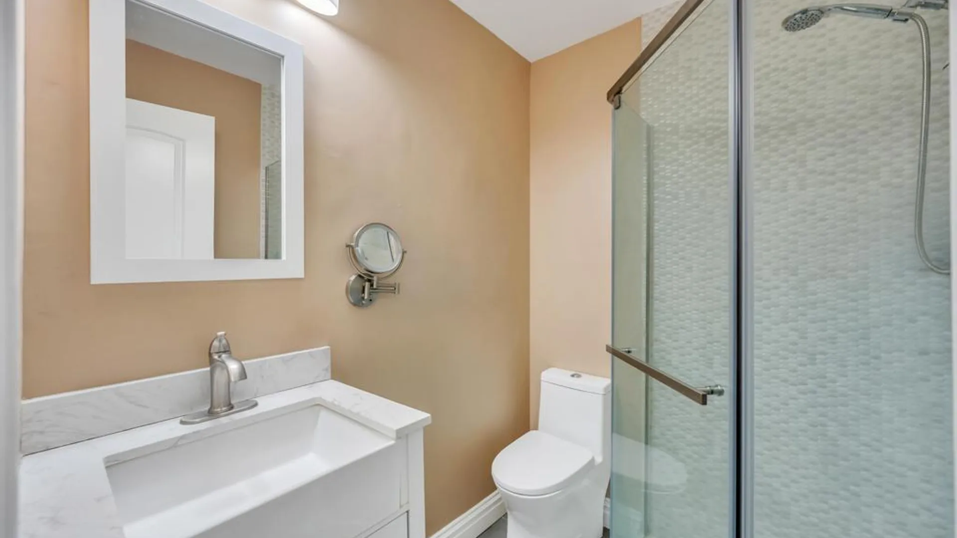 Property at 794 Sayville Avenue, Bohemia, NY 11716 19