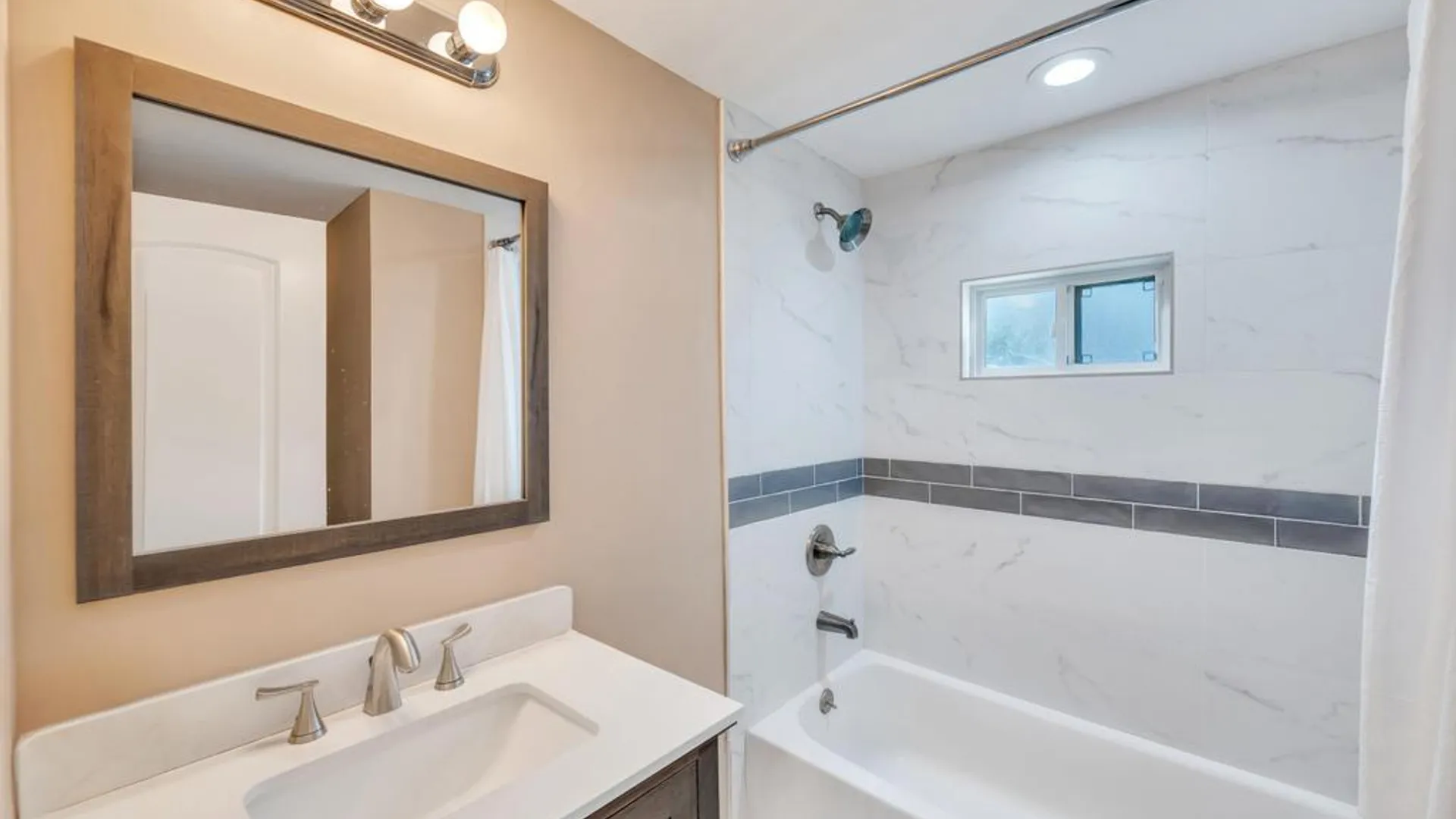 Property at 794 Sayville Avenue, Bohemia, NY 11716 33