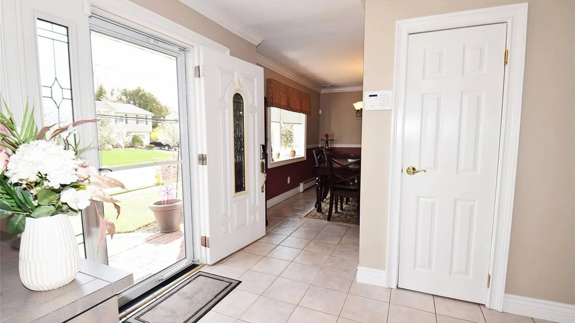 Property at 32 Lagoon Place, East Islip, NY 11730 15