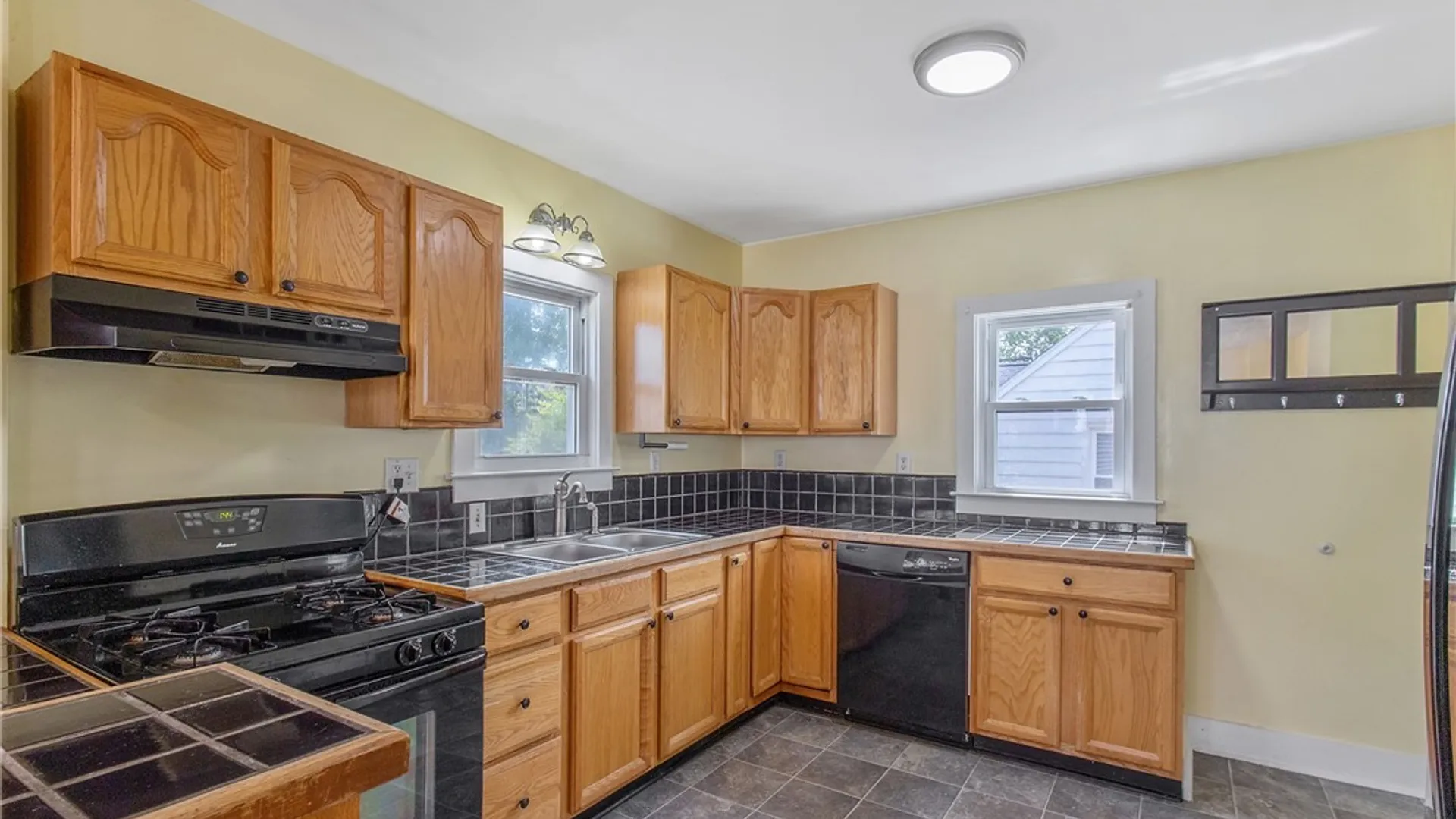 Property at 119 Brookfield Road, Salina, NY 13211 19