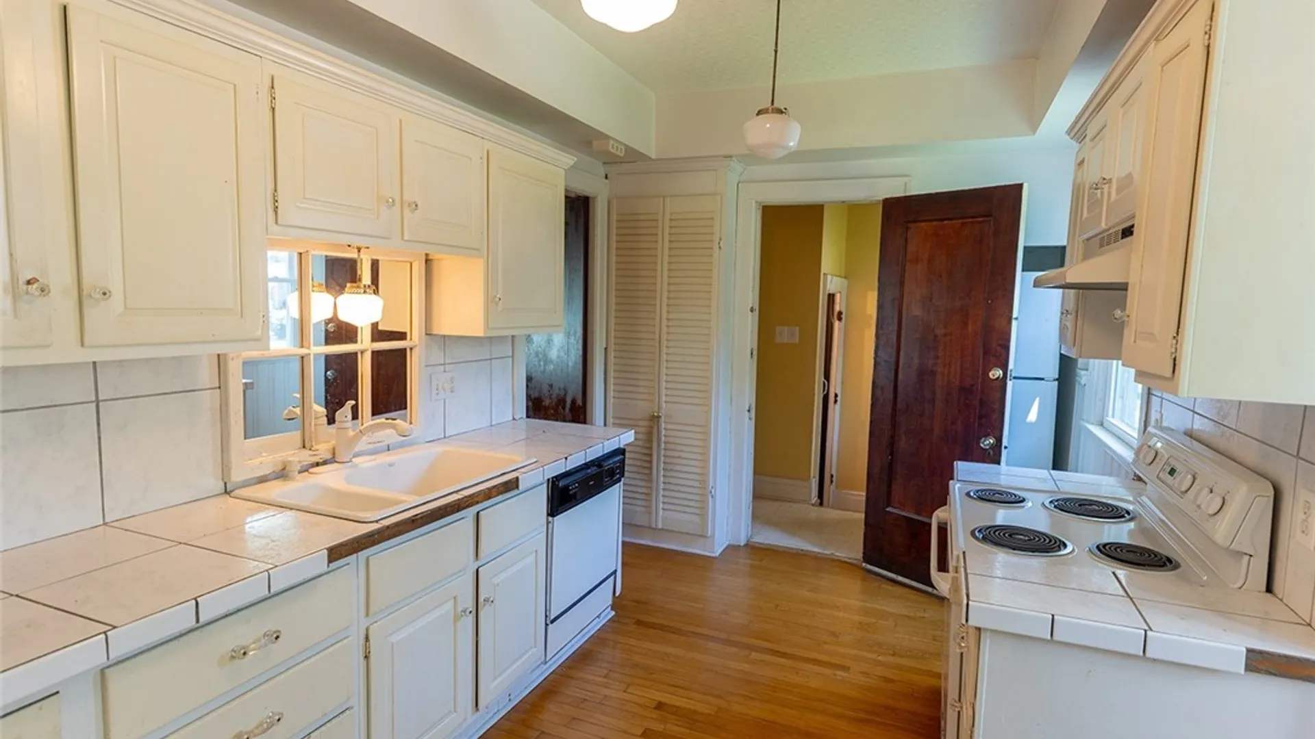 Property at 194 Clifton Place, Syracuse, NY 13206 9