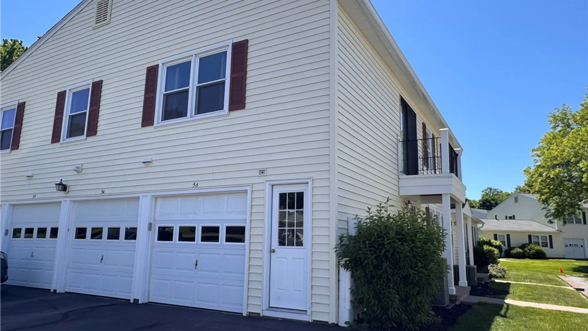 Property at 38 Arrowhead Way, Perinton, NY 14450 2