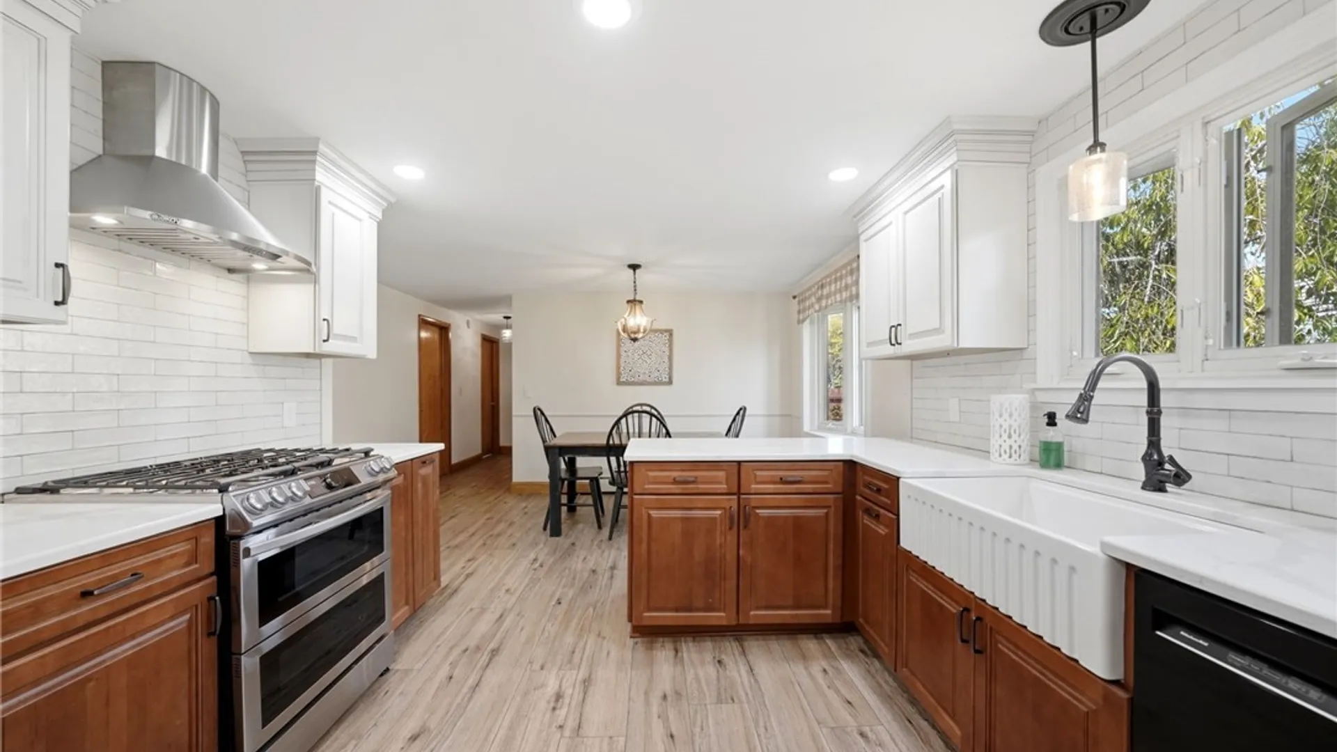 Property at 17 Organ Cres, West Seneca, NY 14224 2