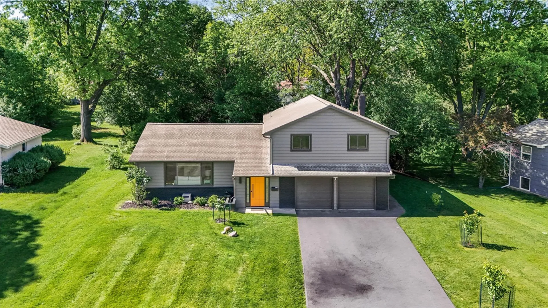 Property at 100 Hibiscus Dr, Brighton, NY 14618 46