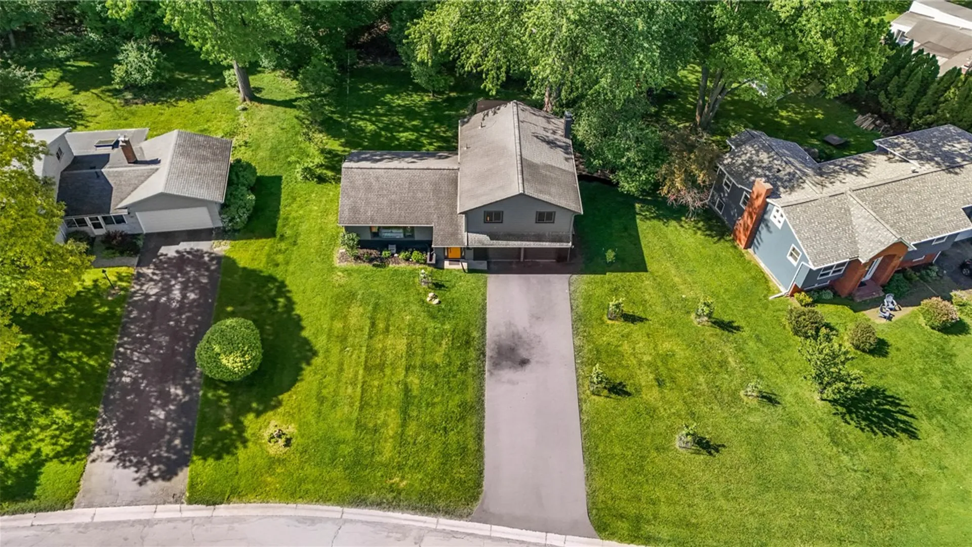 Property at 100 Hibiscus Dr, Brighton, NY 14618 49