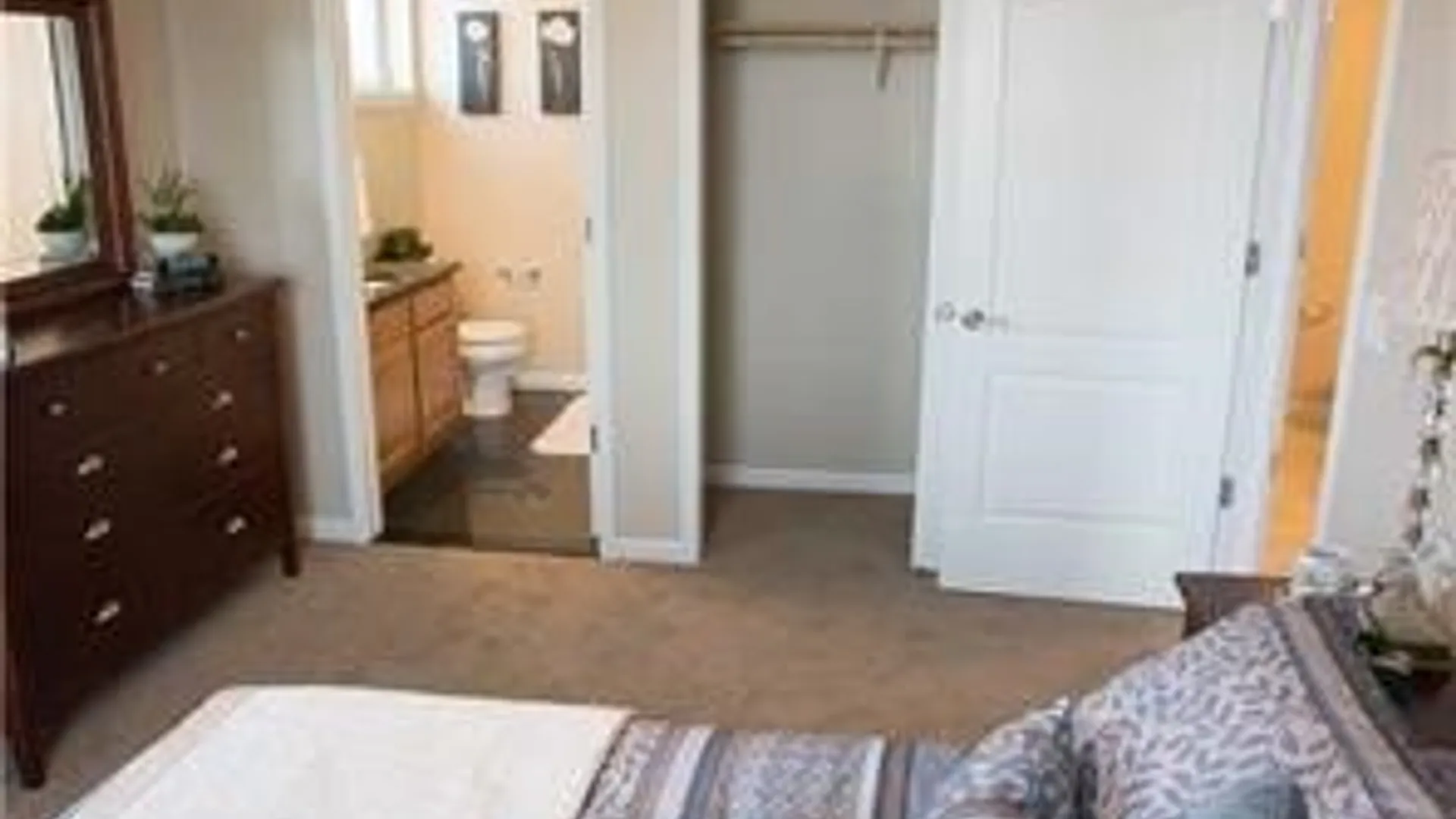 Property at 714 N Townsend Street #4A, Syracuse, NY 13203 12