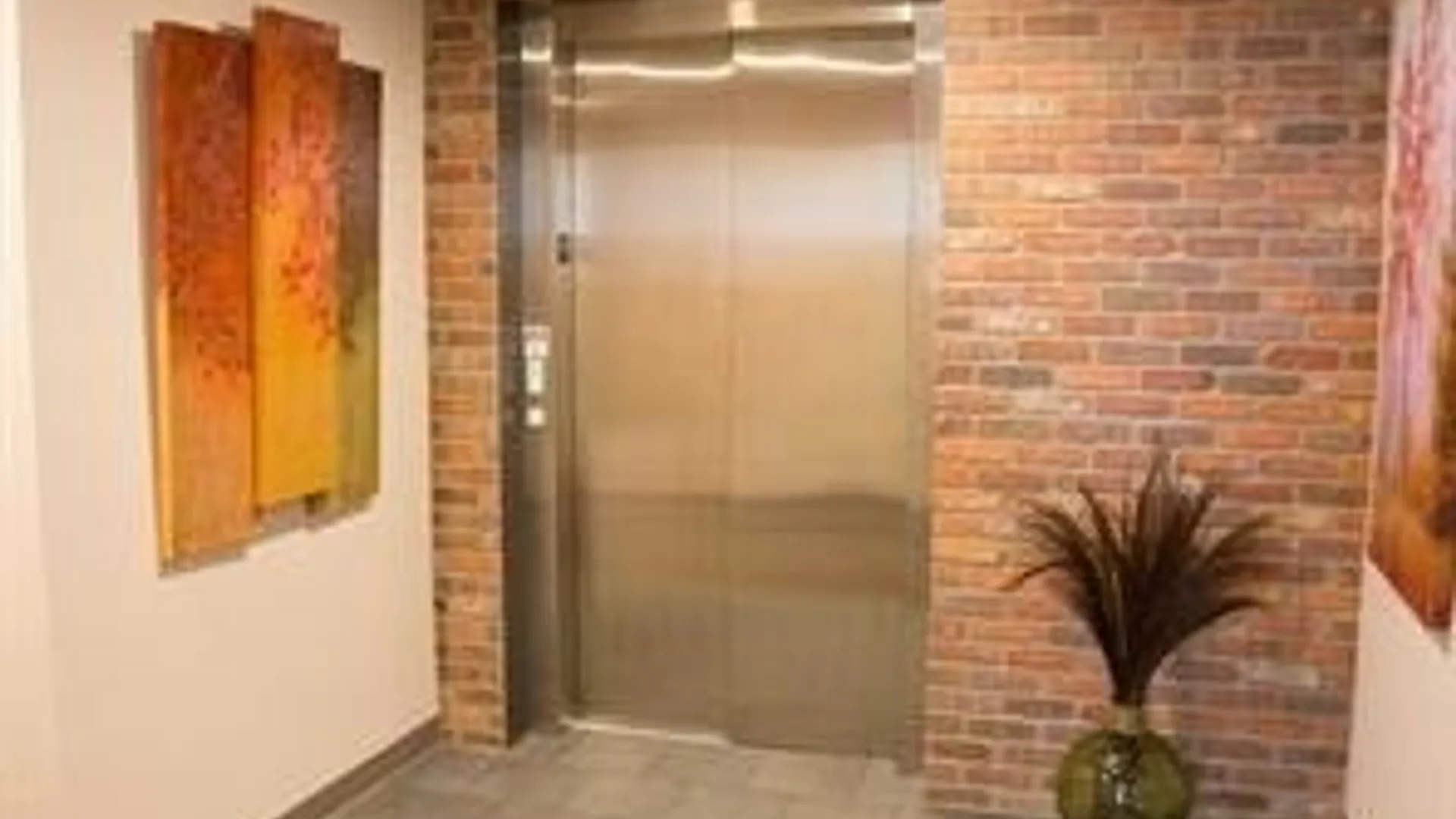Property at 714 N Townsend Street #4D, Syracuse, NY 13203 2
