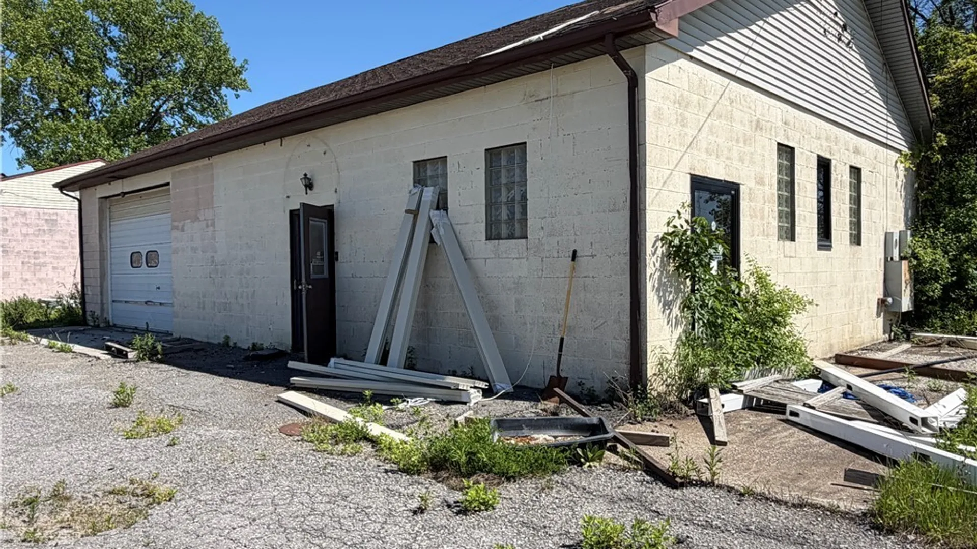 Property at 1675 New Road, Niagara Falls, NY 14304 2
