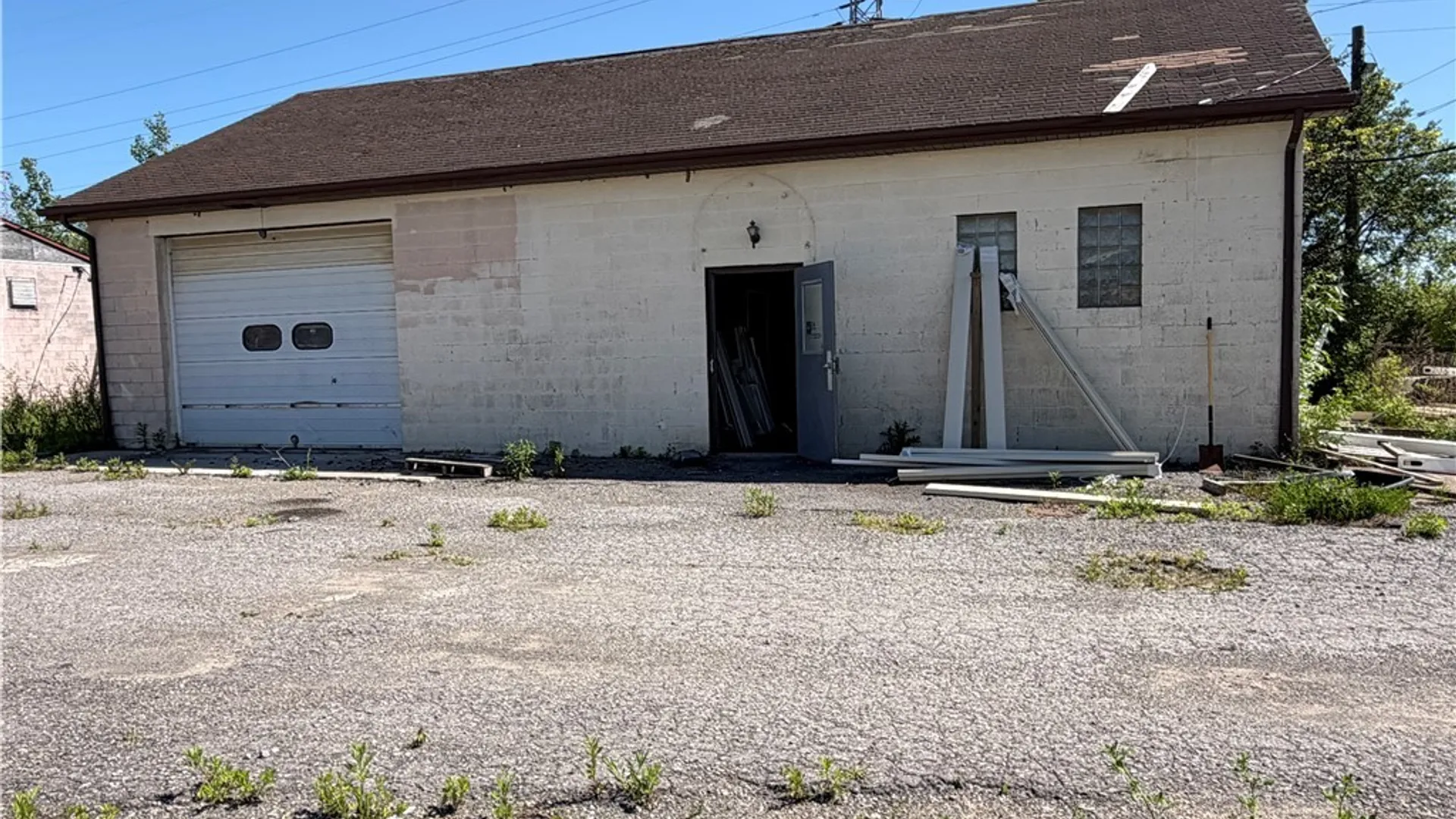 Property at 1675 New Road, Niagara Falls, NY 14304 3