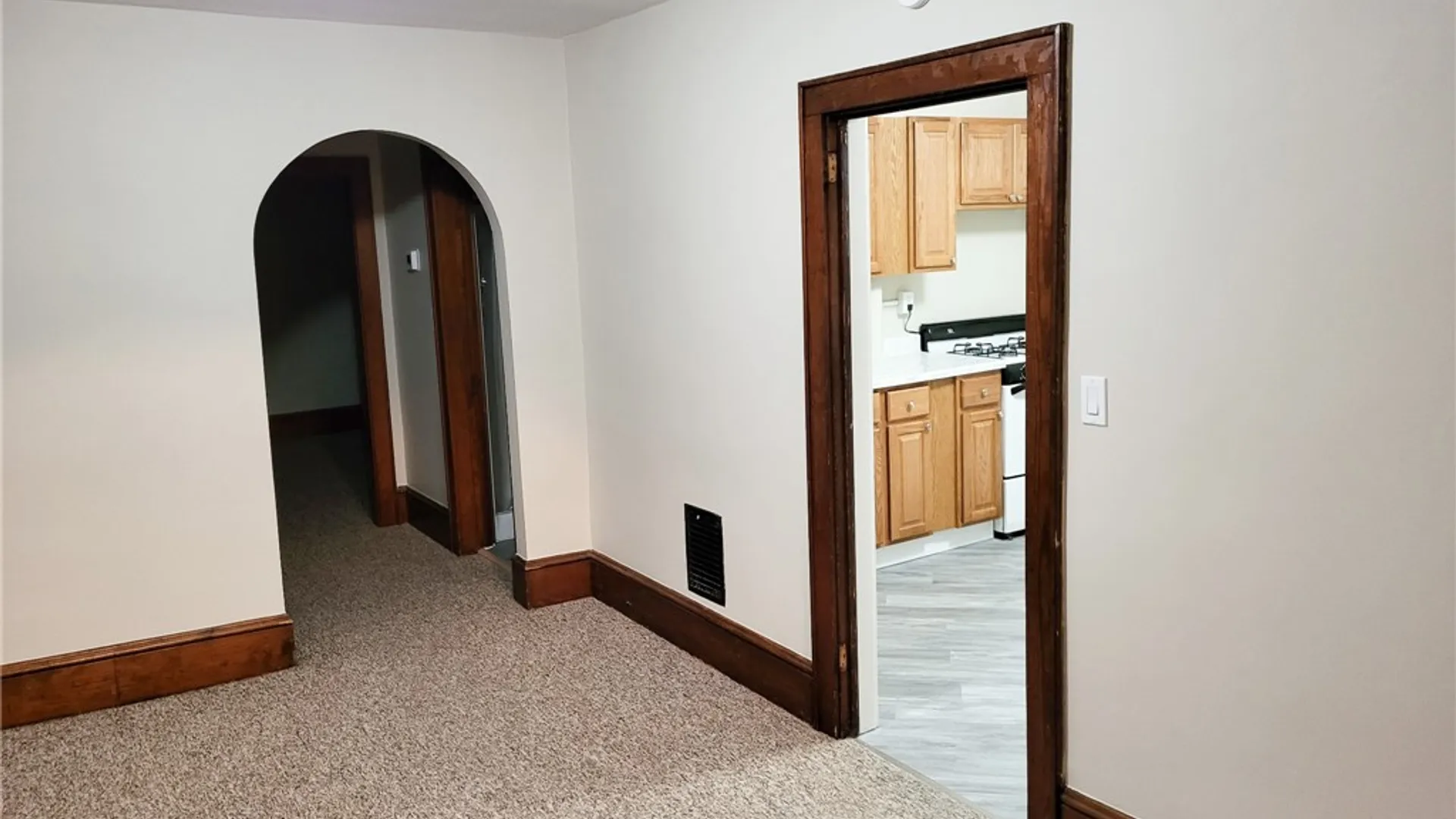 Property at 118 Cottage Street, Auburn, NY 13021 13