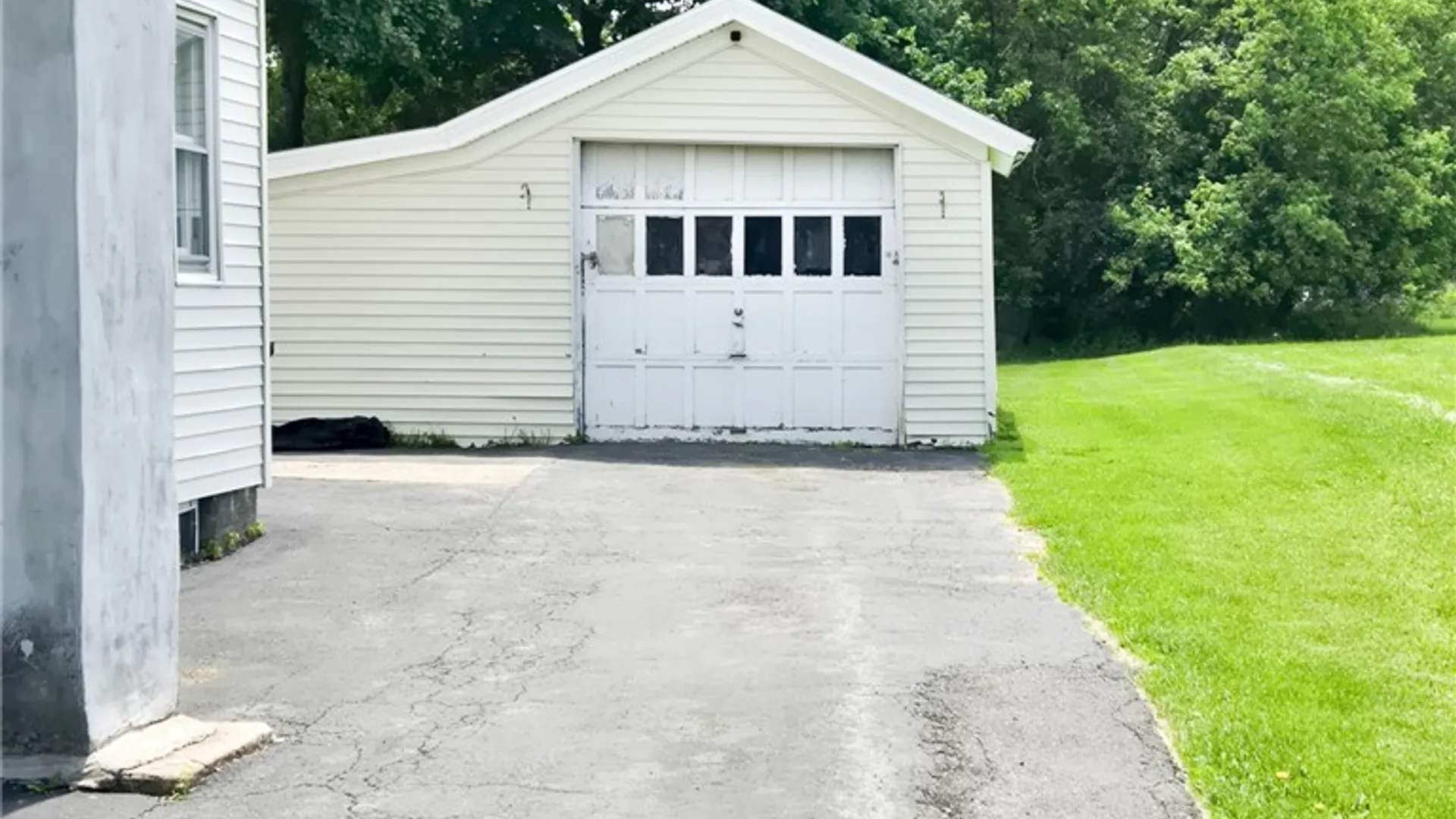Property at 118 Cottage Street, Auburn, NY 13021 3