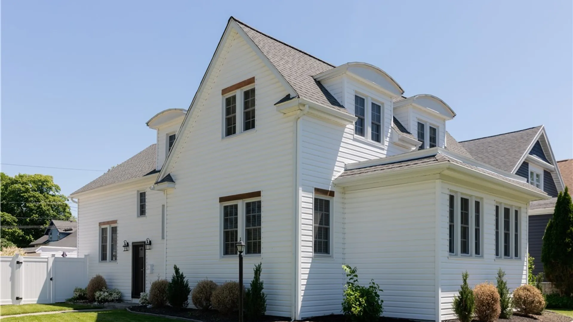 Property at 206 Tuscarora Road, Buffalo, NY 14220 3