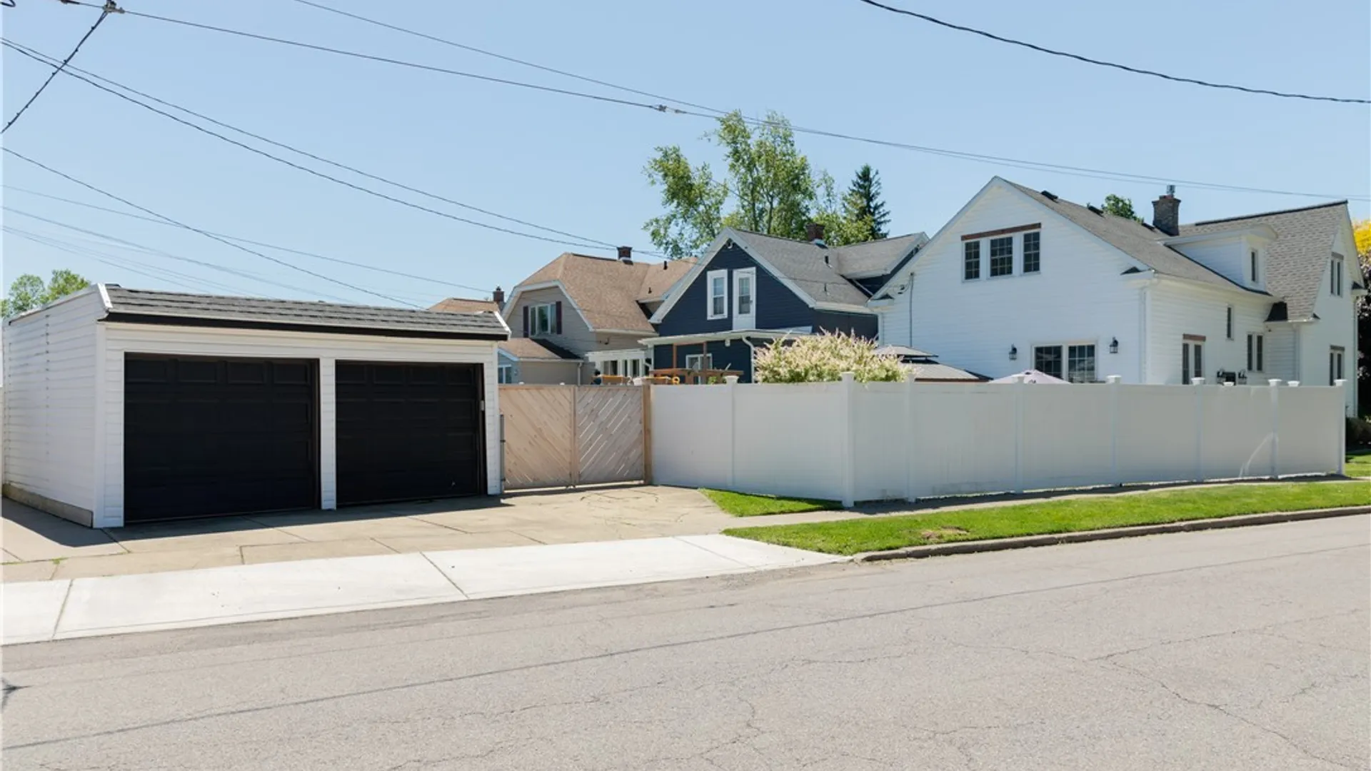 Property at 206 Tuscarora Road, Buffalo, NY 14220 4