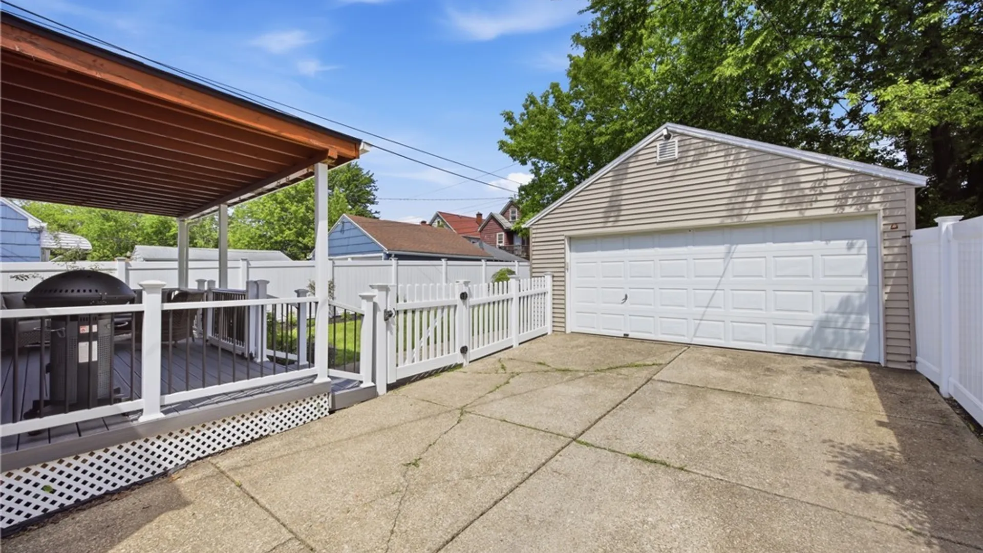 Property at 201 Carmel Road, Buffalo, NY 14214 36
