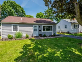 Property at 94 Cimarron Dr, Rochester, NY 14620