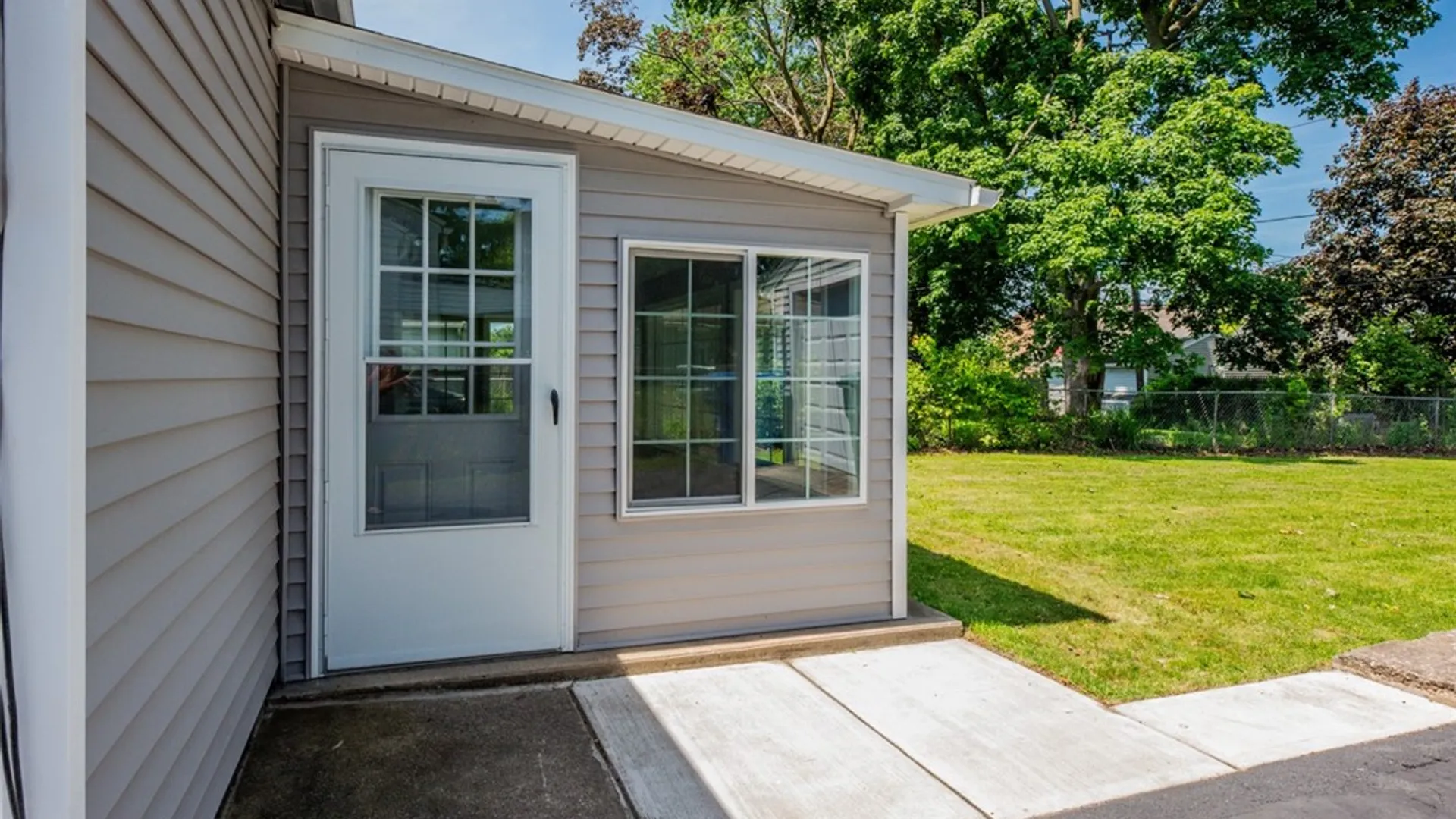 Property at 94 Cimarron Dr, Rochester, NY 14620 24