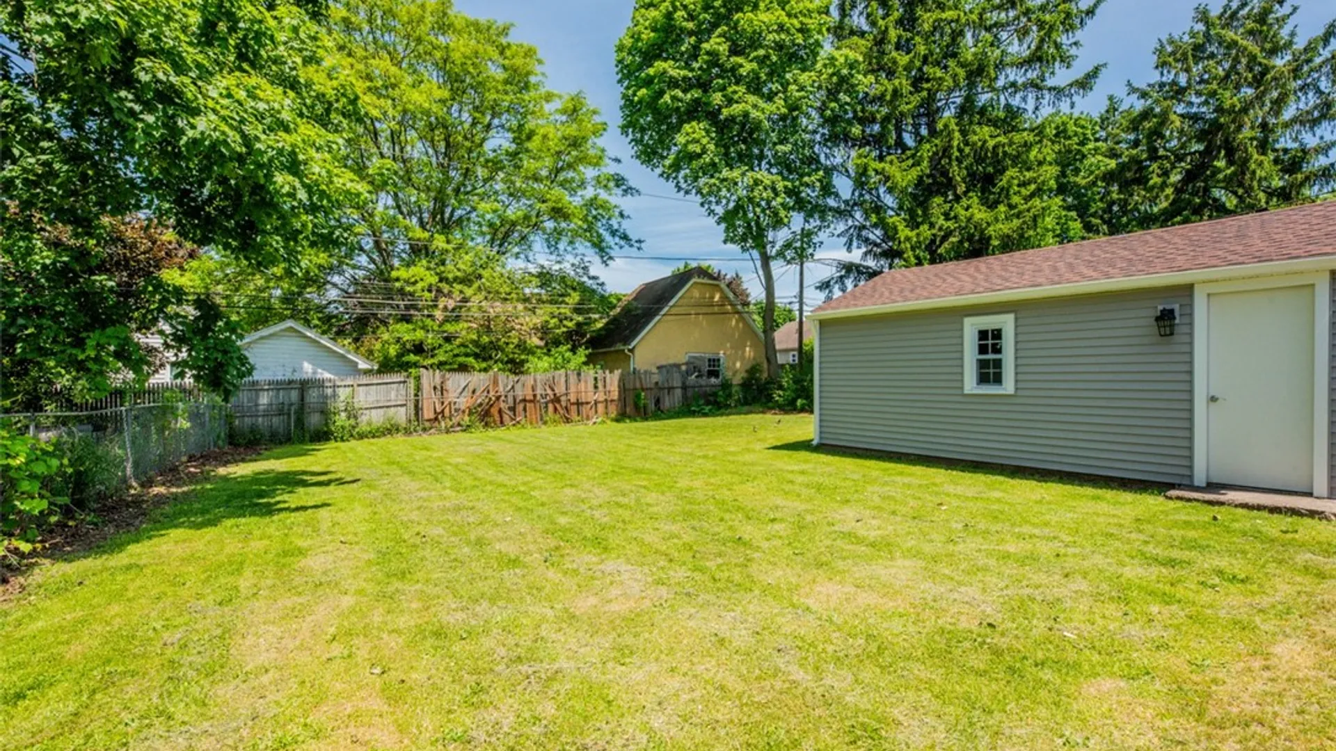 Property at 94 Cimarron Dr, Rochester, NY 14620 25