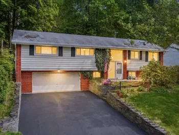 Property at 916 Chestnut Lane, Vestal, NY 13850