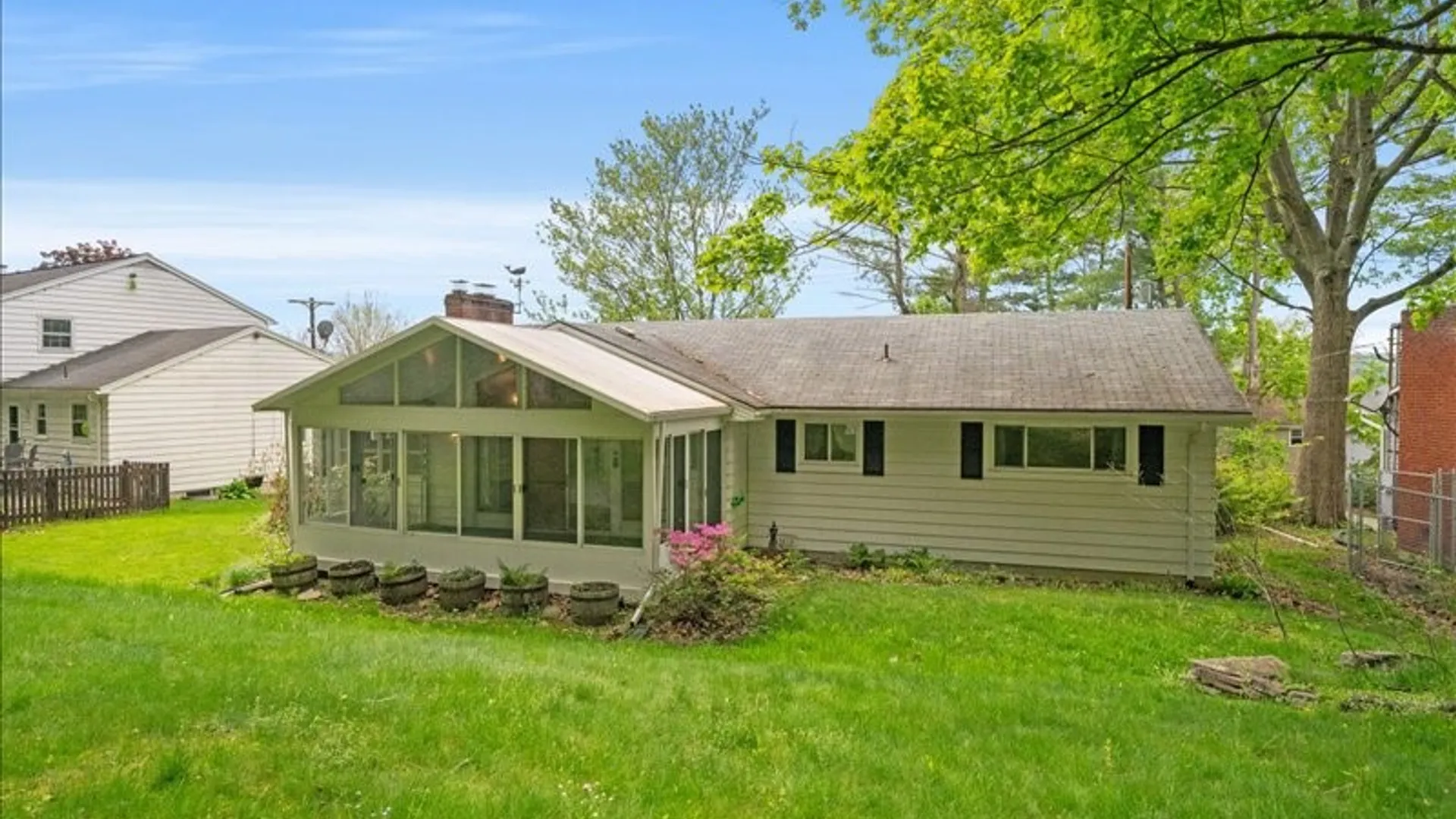 Property at 916 Chestnut Lane, Vestal, NY 13850 2