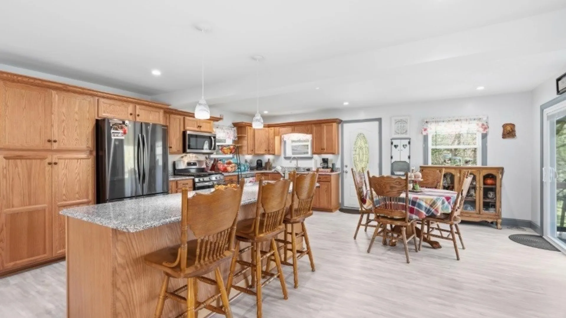 Property at 7 Foxwood Avenue, Volney, NY 13069 14
