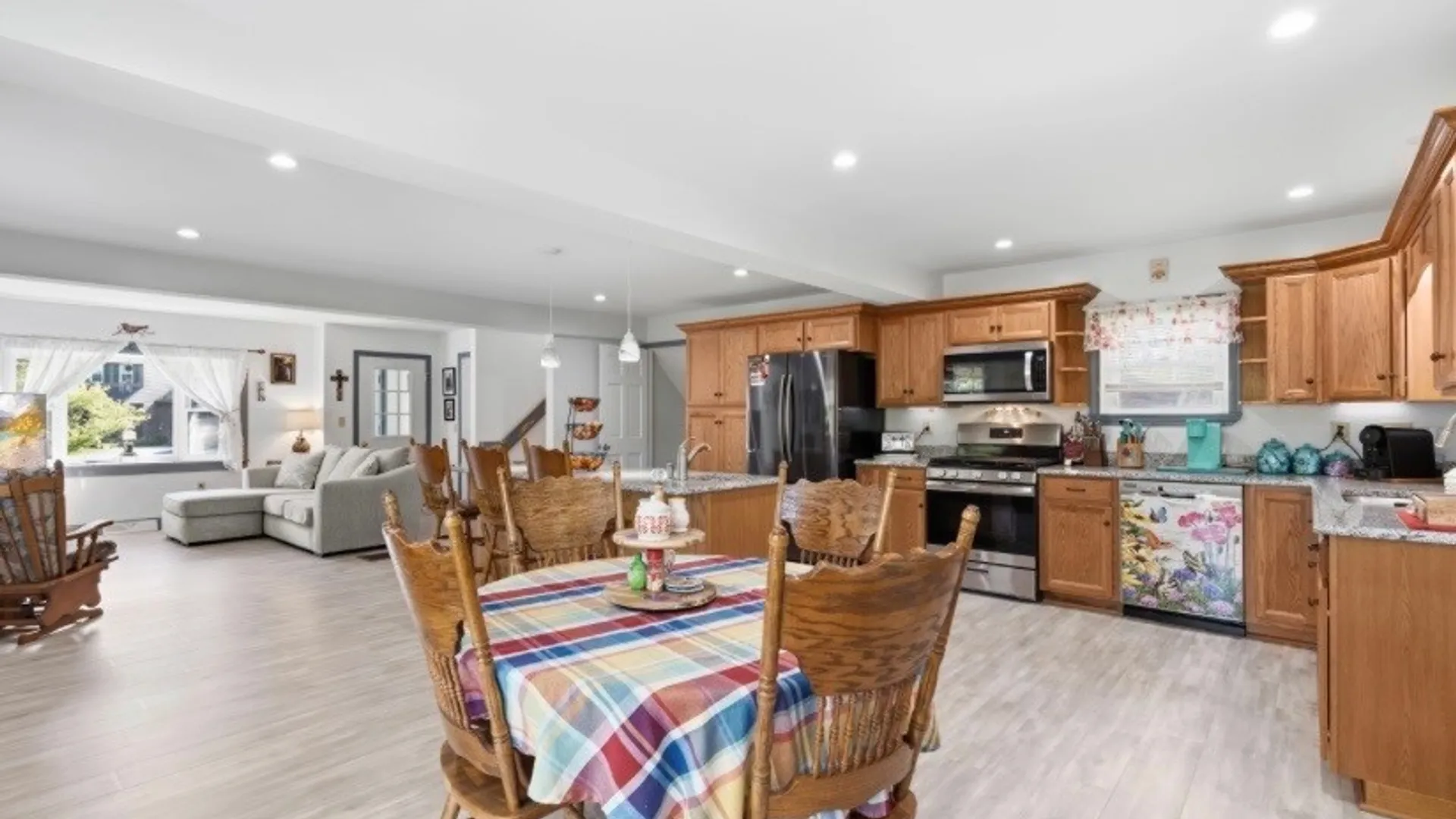 Property at 7 Foxwood Avenue, Volney, NY 13069 18