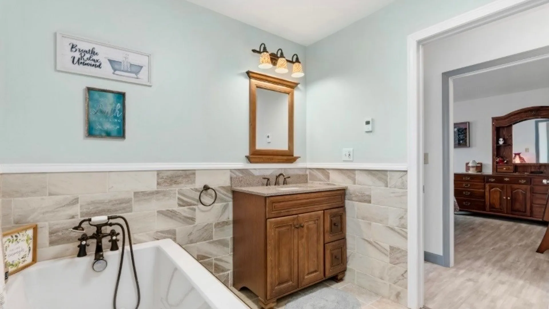 Property at 7 Foxwood Avenue, Volney, NY 13069 25