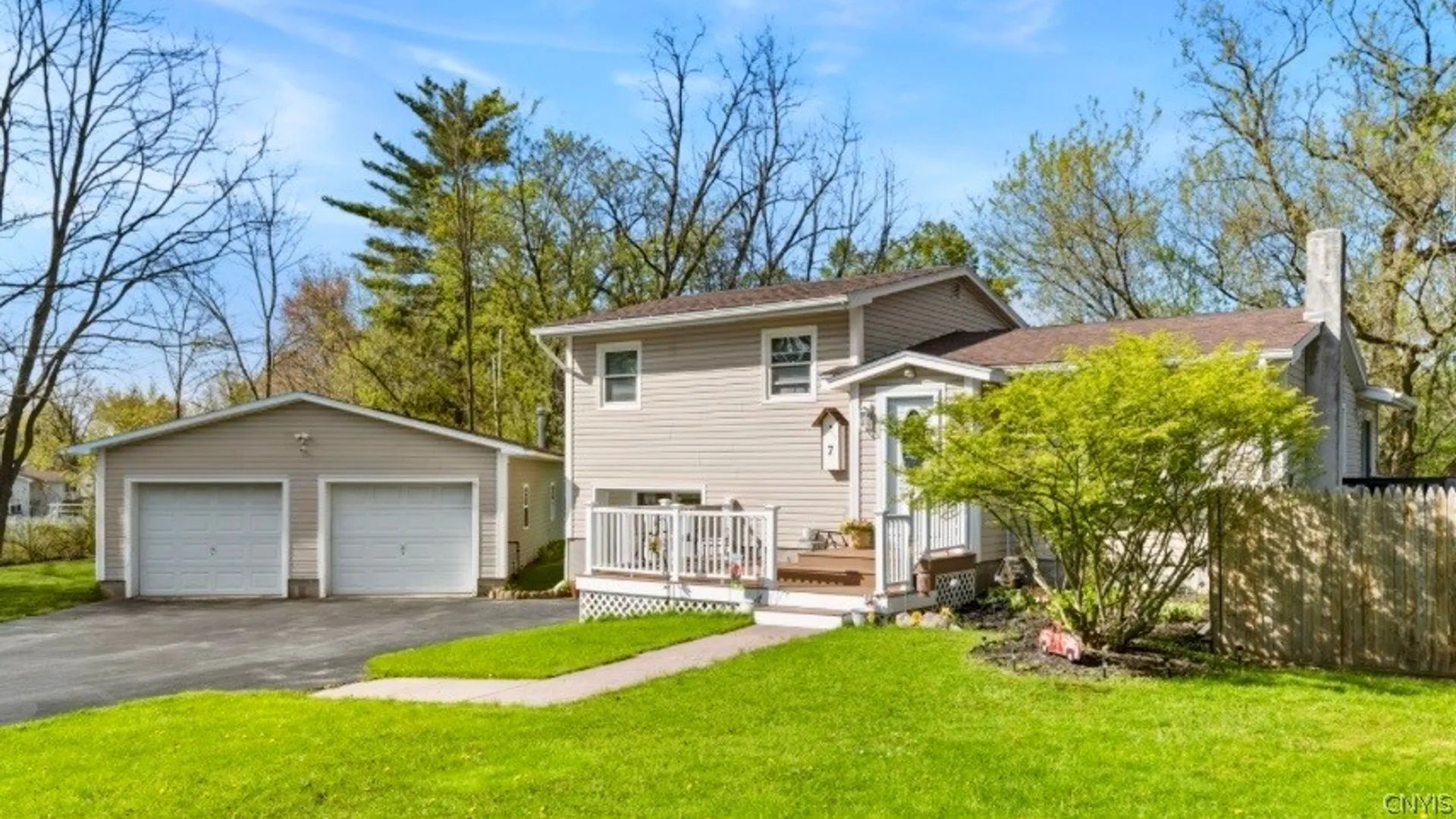 Property at 7 Foxwood Avenue, Volney, NY 13069 8