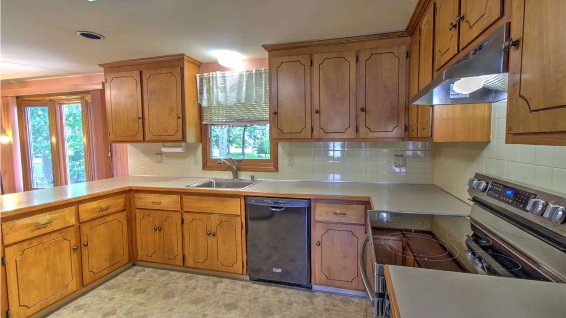 Property at 46 Old Orchard Lane, Orchard Park, NY 14127 15